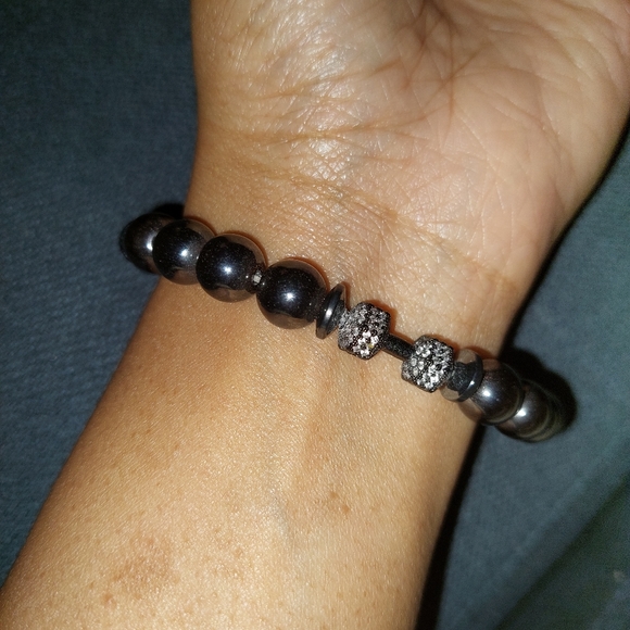 Hematite For Manifestation & Protection Crystal Bracelet - Picture 2 of 3